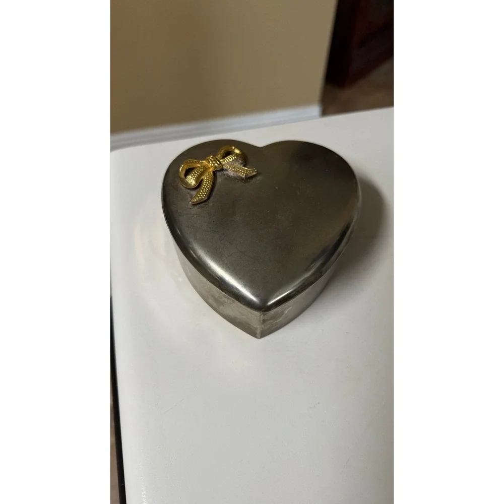 Silver Plated Heart Shaped Golden Bow Jewelry Trinket‎ Box with white lining